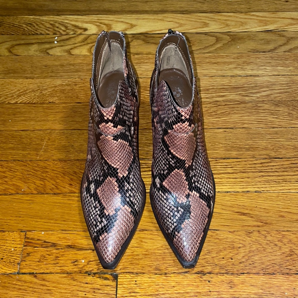 Vince Camuto Gradesha Booties